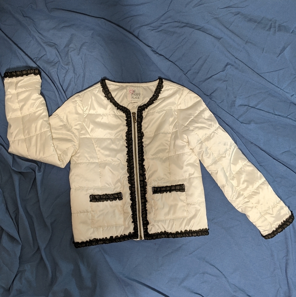1989 Place White Quilted Coat w/ Black Accents 5/6